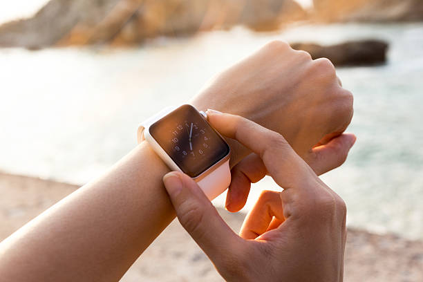 Side-by-side image of GPS and Cellular Apple Watch with feature labels